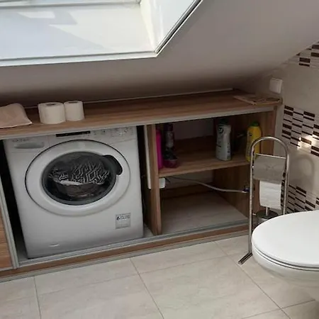 Large, Comfortable Home, Private Garden