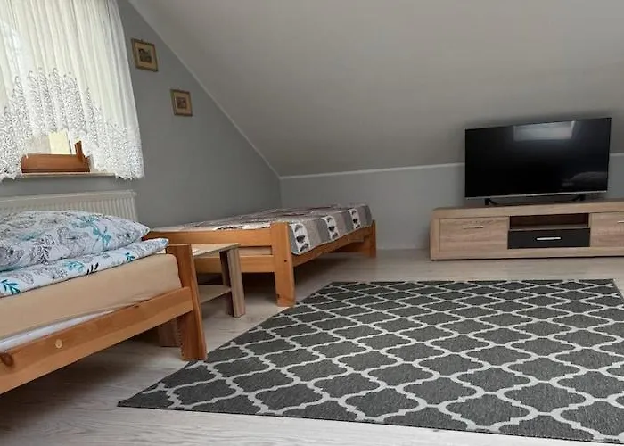 Large, Comfortable Home, Private Garden