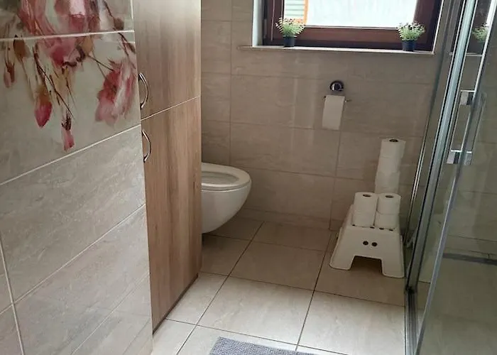 度假居 Large, Comfortable Home, Private Garden